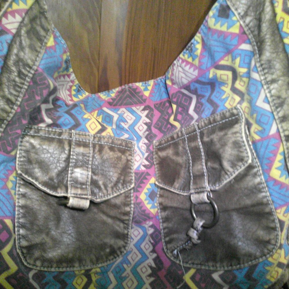 Native Design Purse - Picture 2 of 8